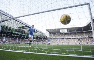 Mikey Johnston names Moussa Dembele as his best Celtic teammate Moussa Dembele