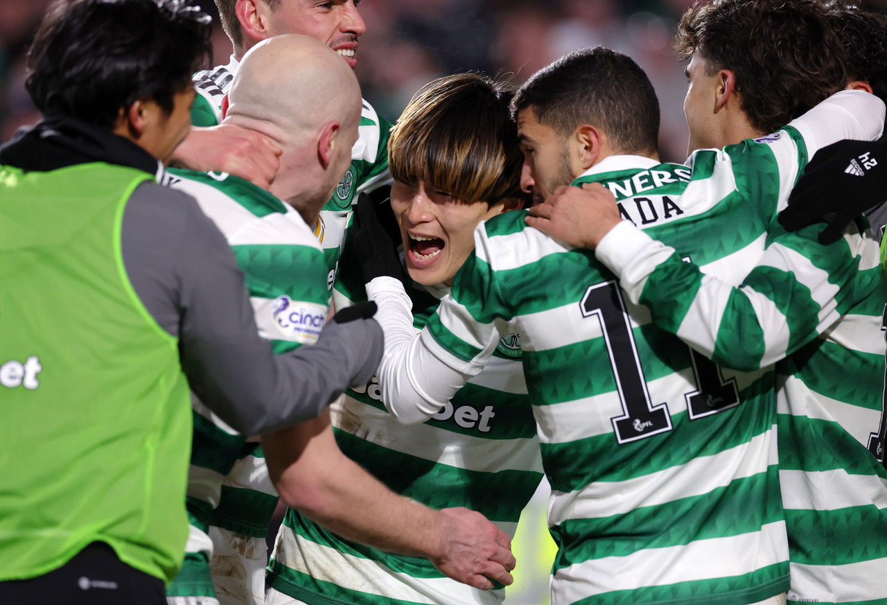 Celtic's Alan Thompson celebrates his opening goal with Chris Sutton  News Photo - Getty Images