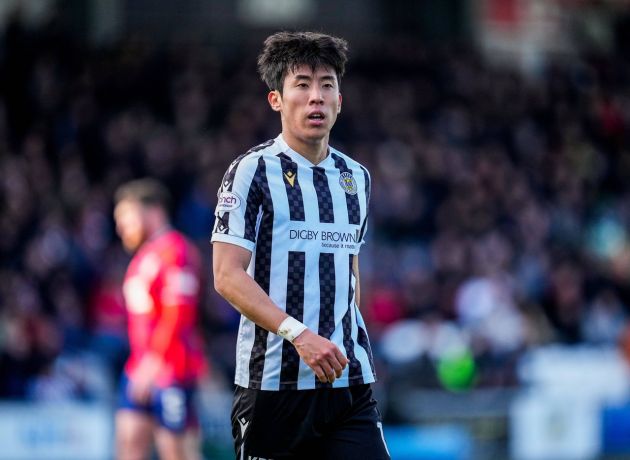 Video: St Mirren manager reacts to Celtic midfielder’s goal being disallowed