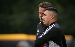 Ronny Deila and Standard's assistant coach Efrain Juarez