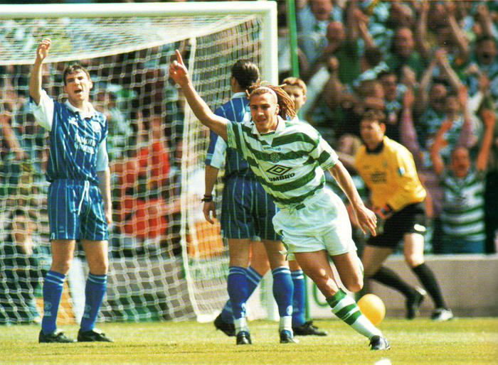 Henrik Larsson scores 