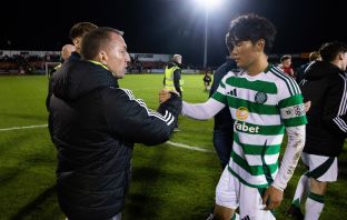 Brendan Rodgers and Hynun-Yang shake hands