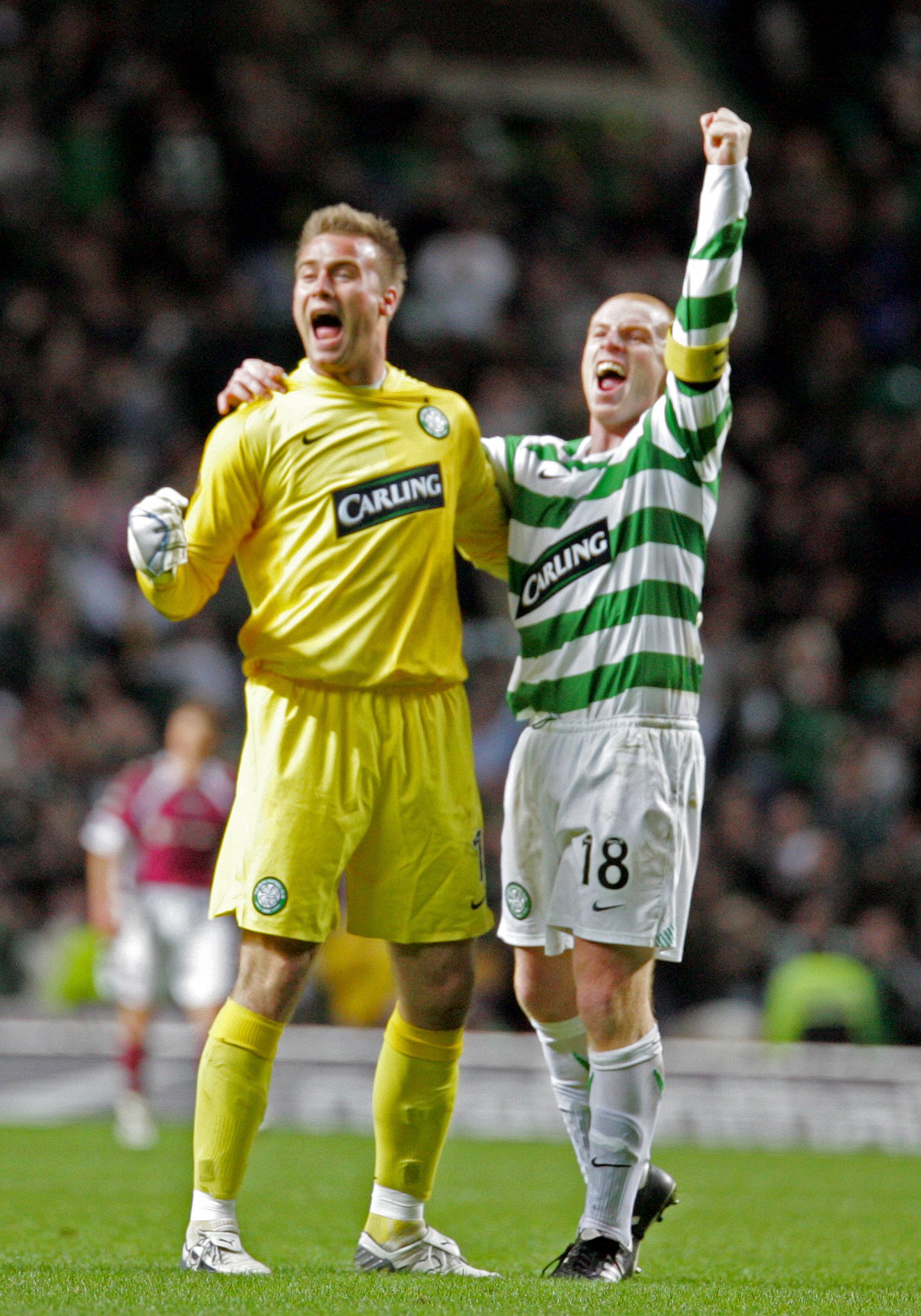 Artur Boruc and Neil Lennon celebrate