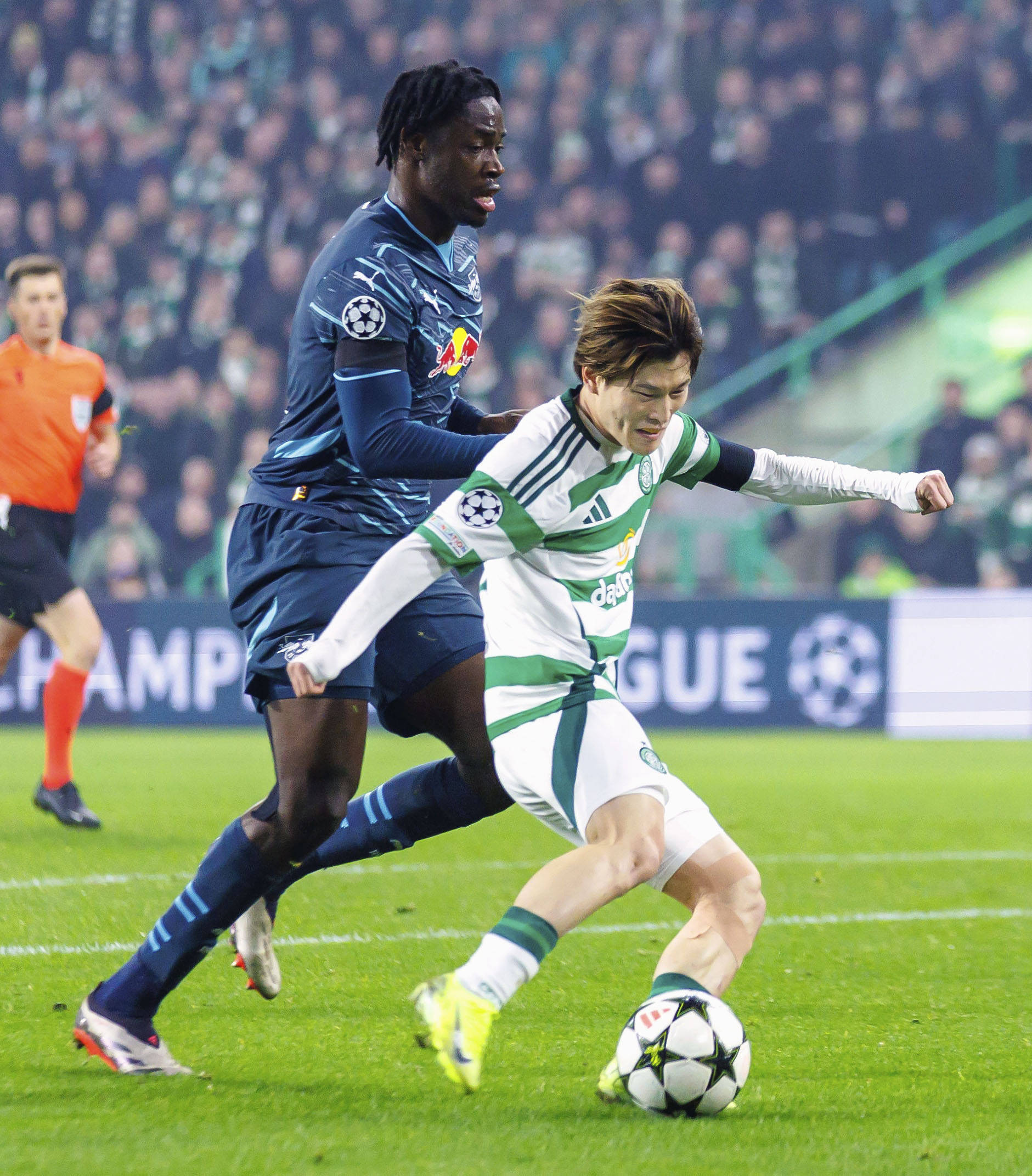 Kyogo in action against RB Leipzig