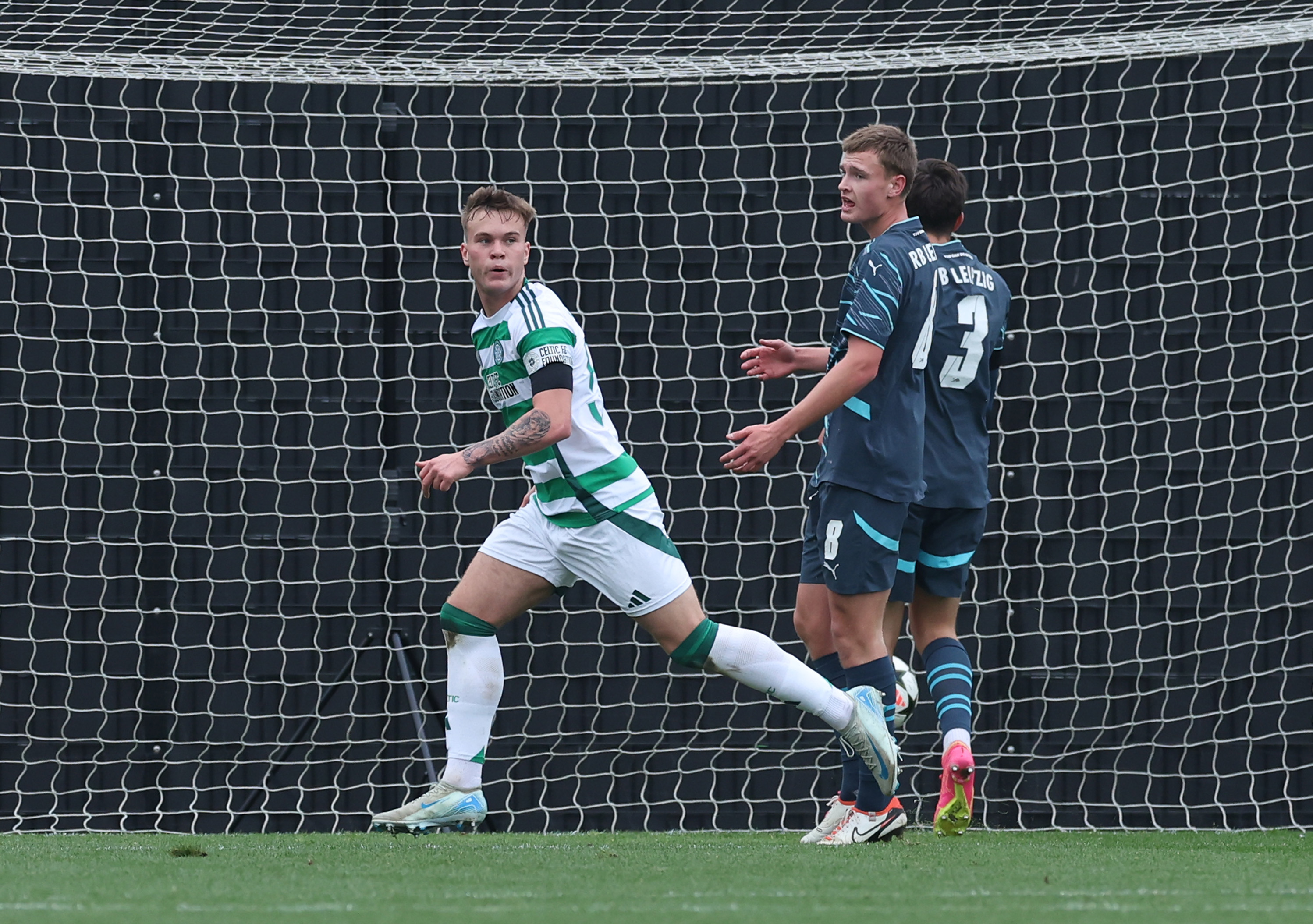 Daniel Cummings of Celtic celebrates