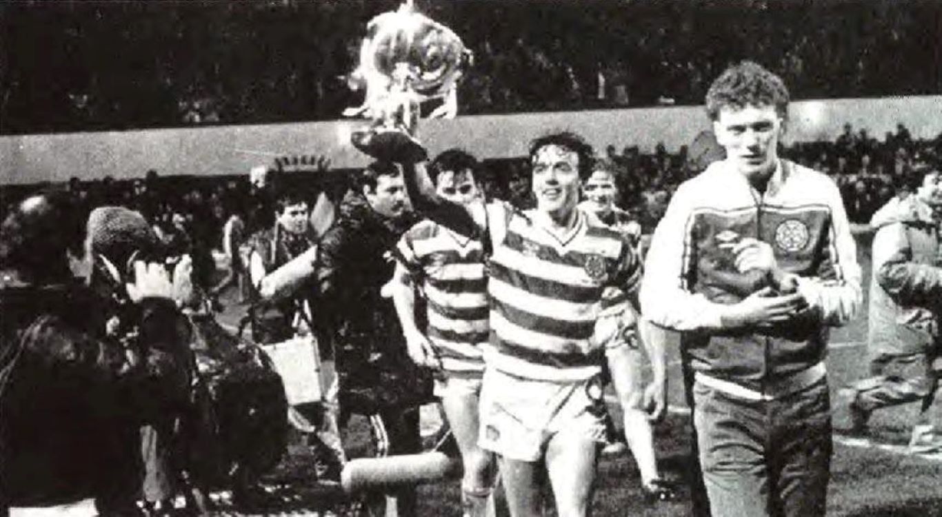 Frank McGarvey with the League Cup