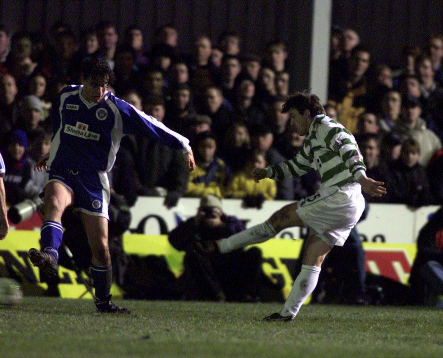 Lubo Moravcik scores
