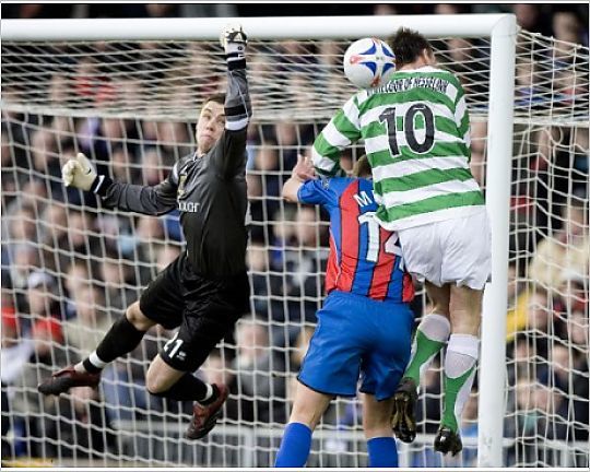 Jan Vennegoor of Hesselink scores