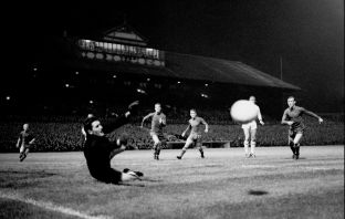 Celtic 3-0 Dinamo Kiev.