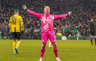 Kasper Schmeichel celebrates