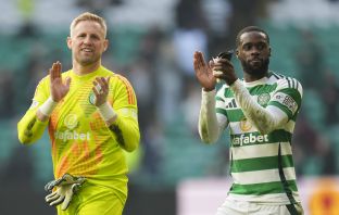 Huge boost as Kasper Schmeichel pictured in Celtic training Kasper Schmeichel and Jeffrey Schlupp