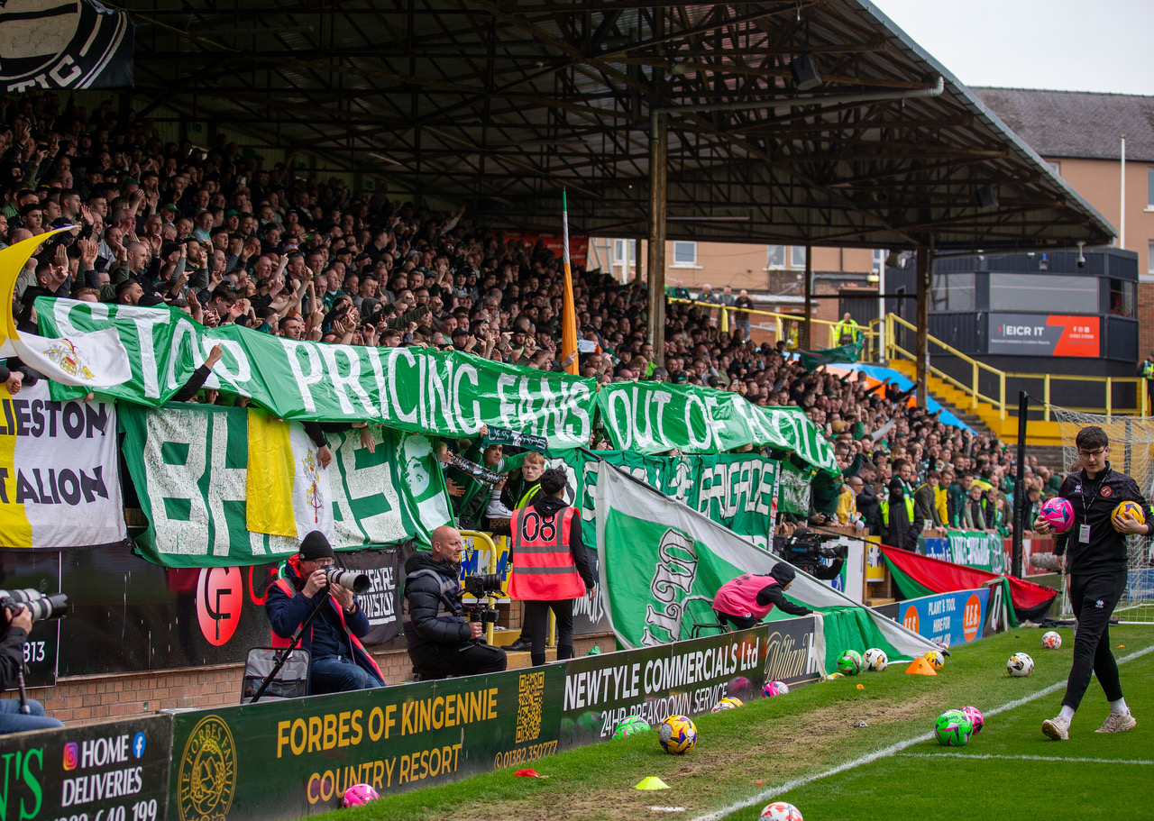 Celtic banners at Tannadice.