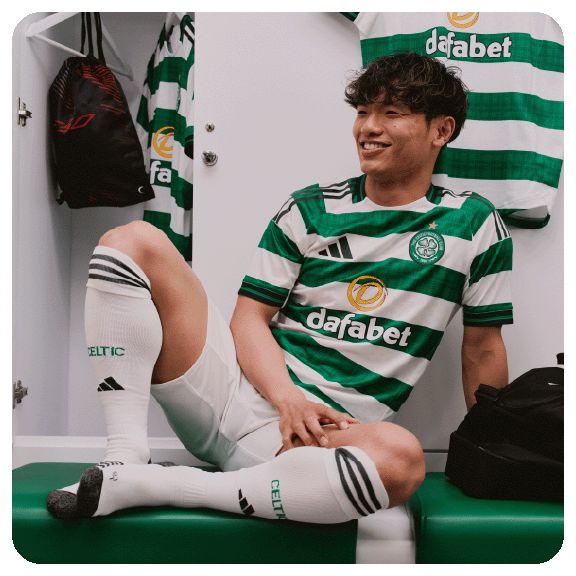Reo Hatate wearing the 2025/26 Celtic strip