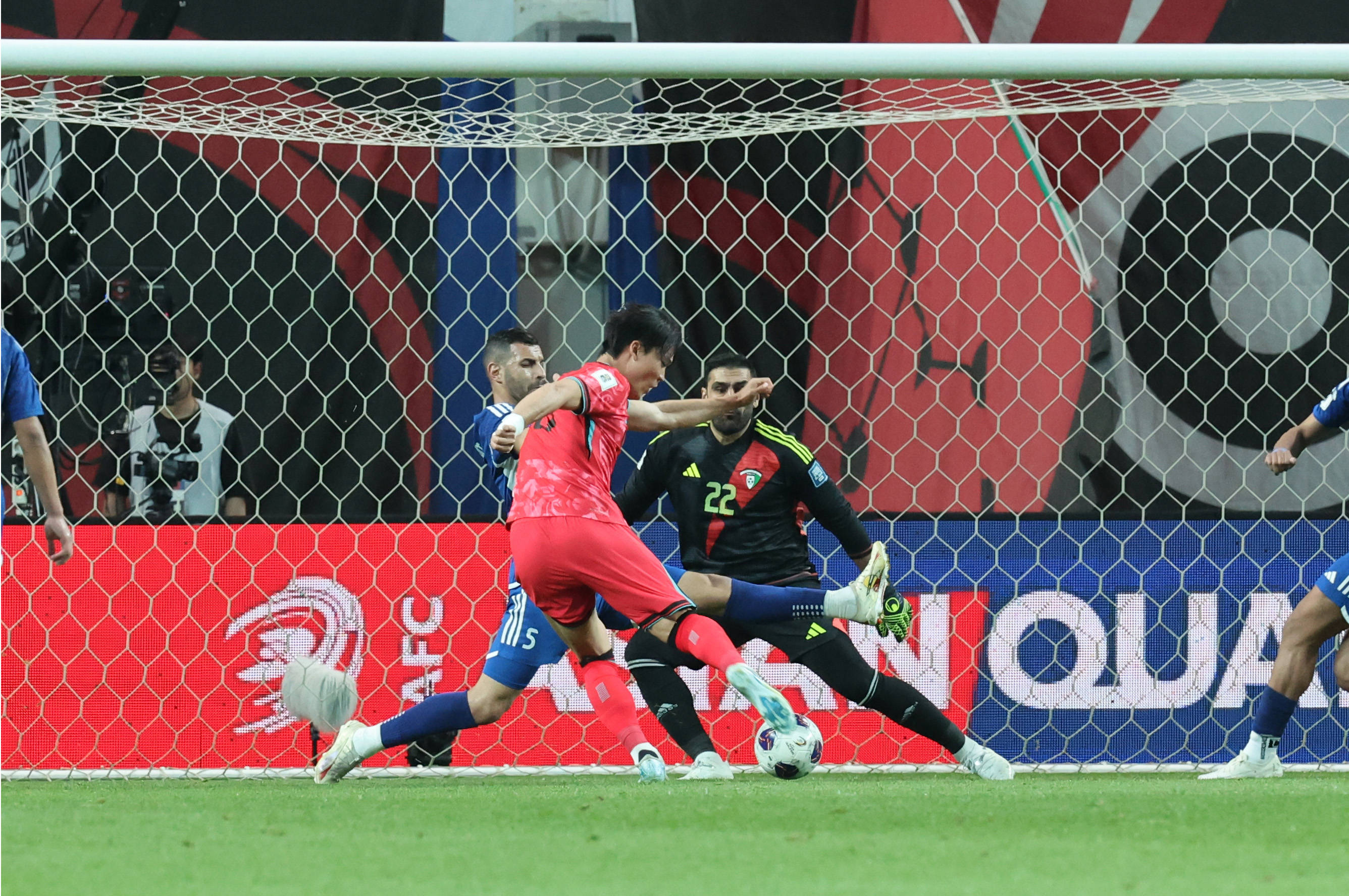 Oh Hyeon-gyu scores for South Korea