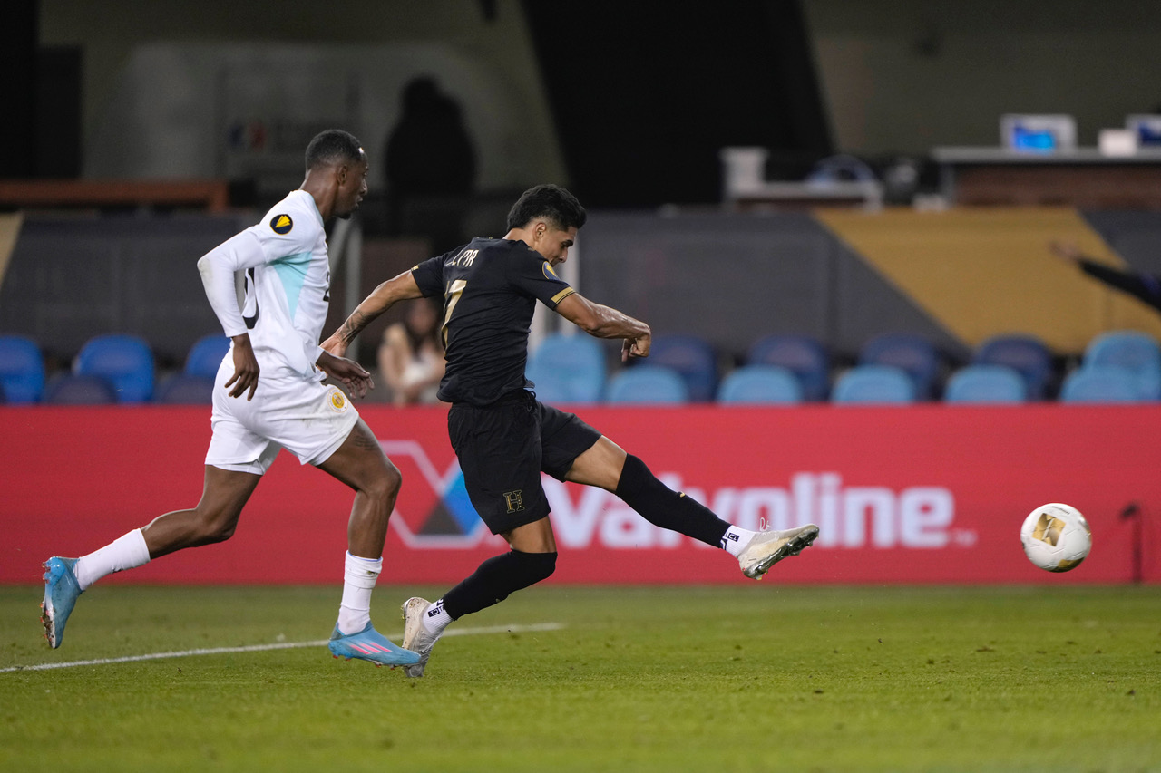 Luis Palma scores