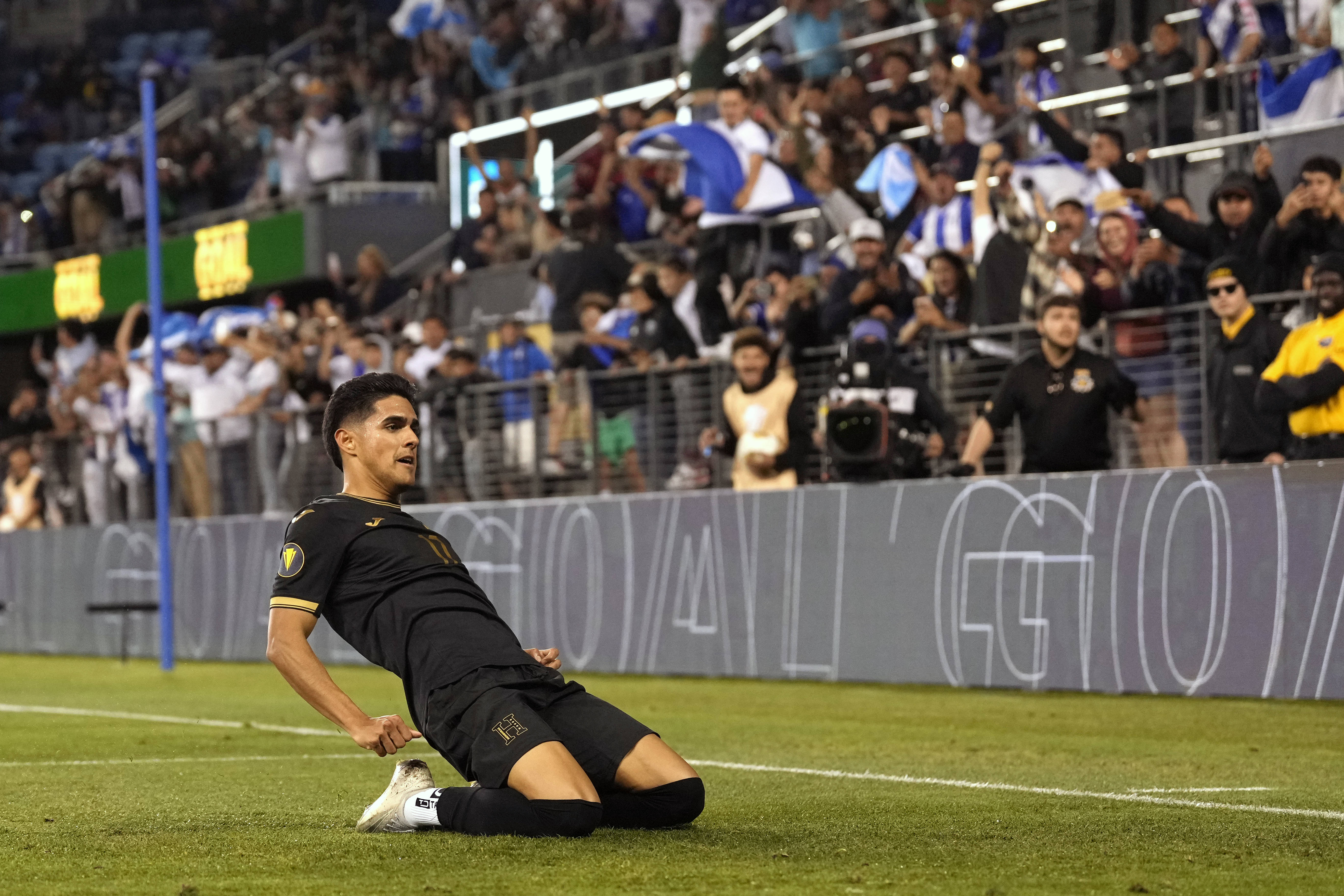Luis Palma celebrates