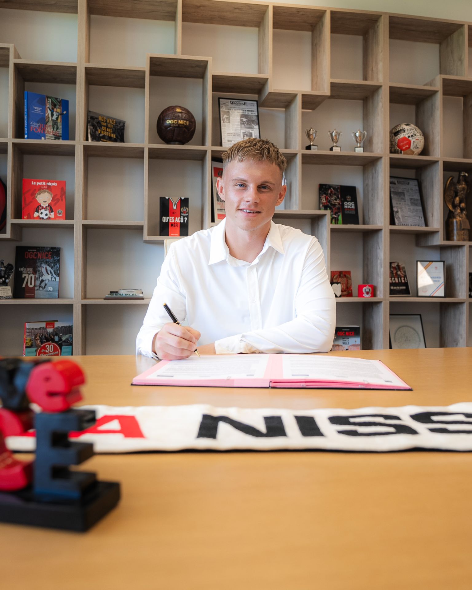 Isak Jansson signs for OGC Nice