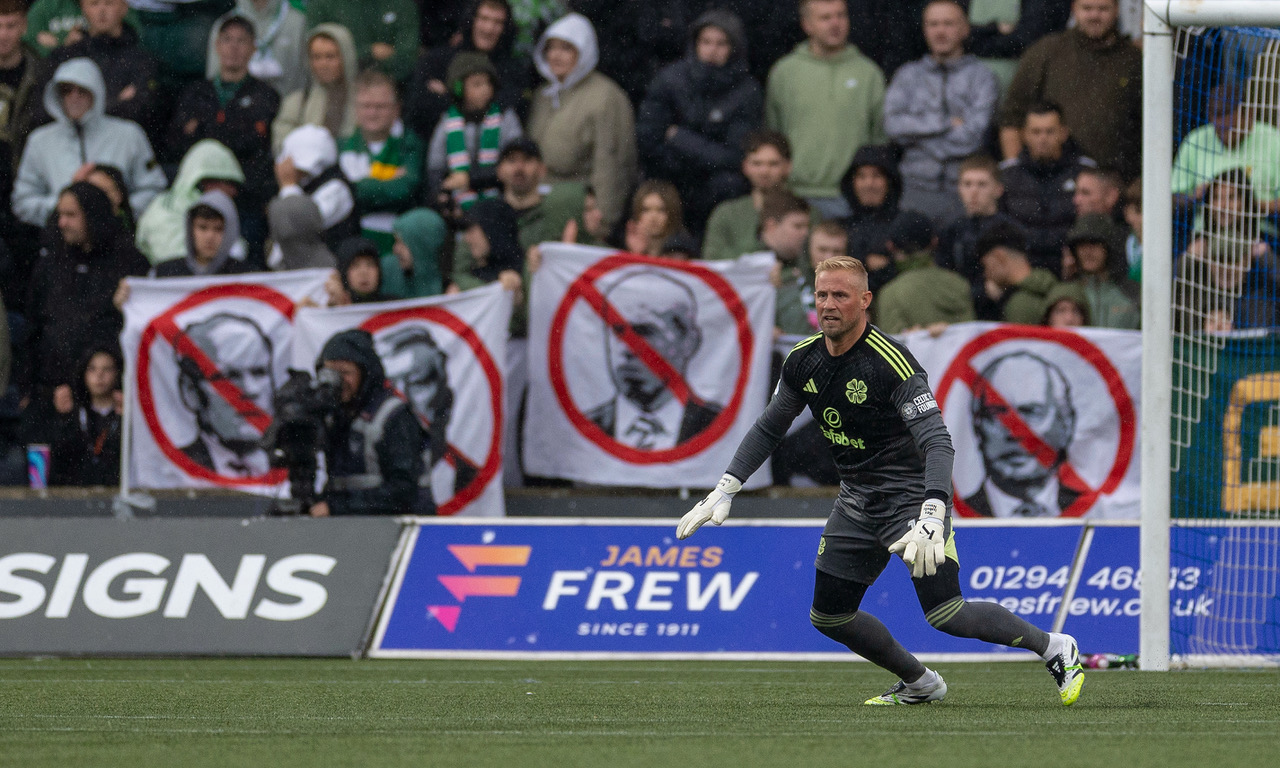 Kasper Schmeichel at Rugby Park