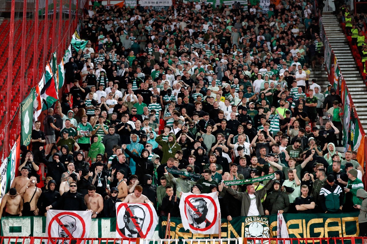 The travelling Celtic support. Crvena zvezda v Celtic