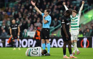 Arne Engels of Celtic celebrates at full time