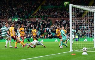 Daizen Maeda of Celtic scores