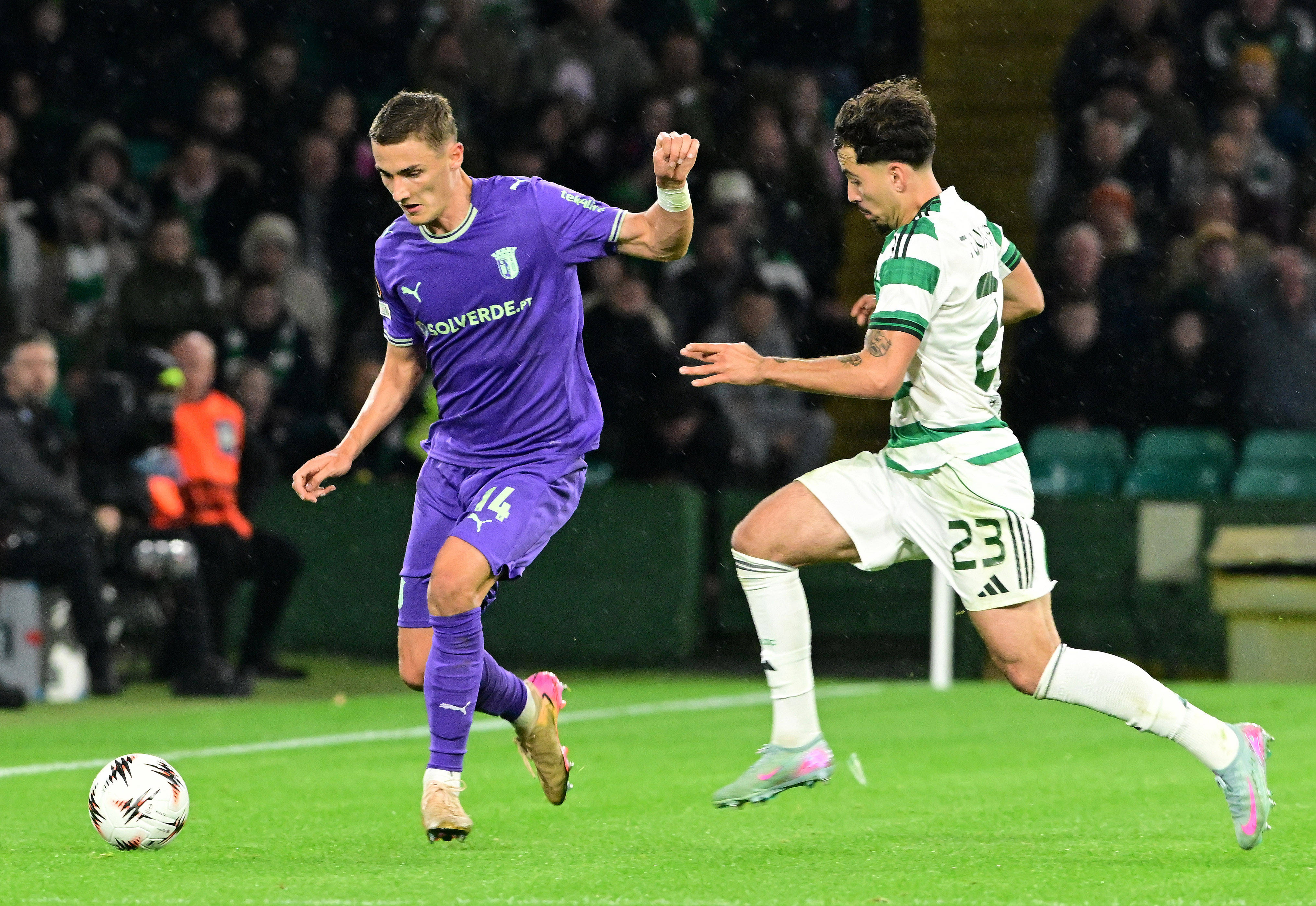 Sebastian Tounekti of Celtic and Bragas Gustaf Lagerbielke 