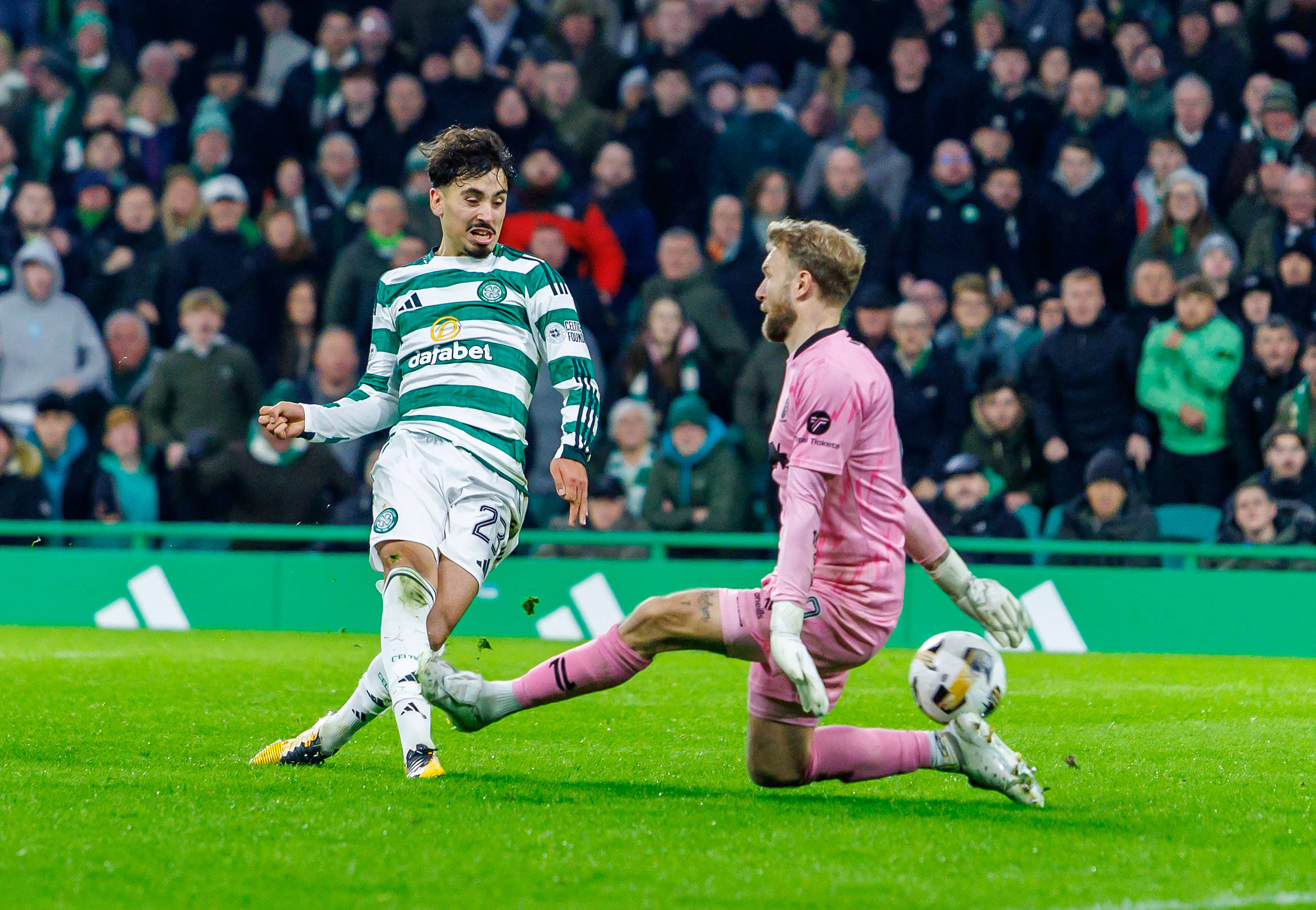 Sebastian Tounekti scores