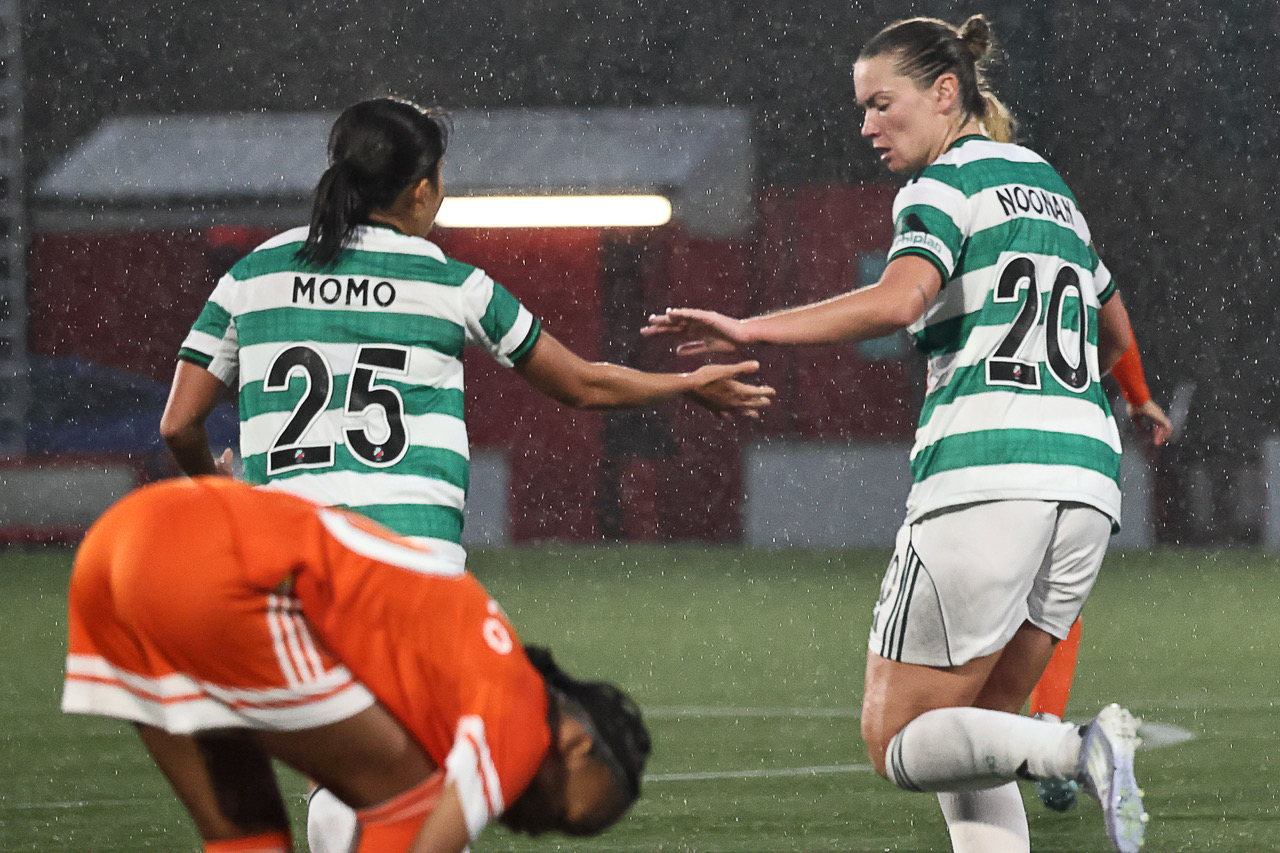 Saoirse Noonan pulls one back for Celtic. 