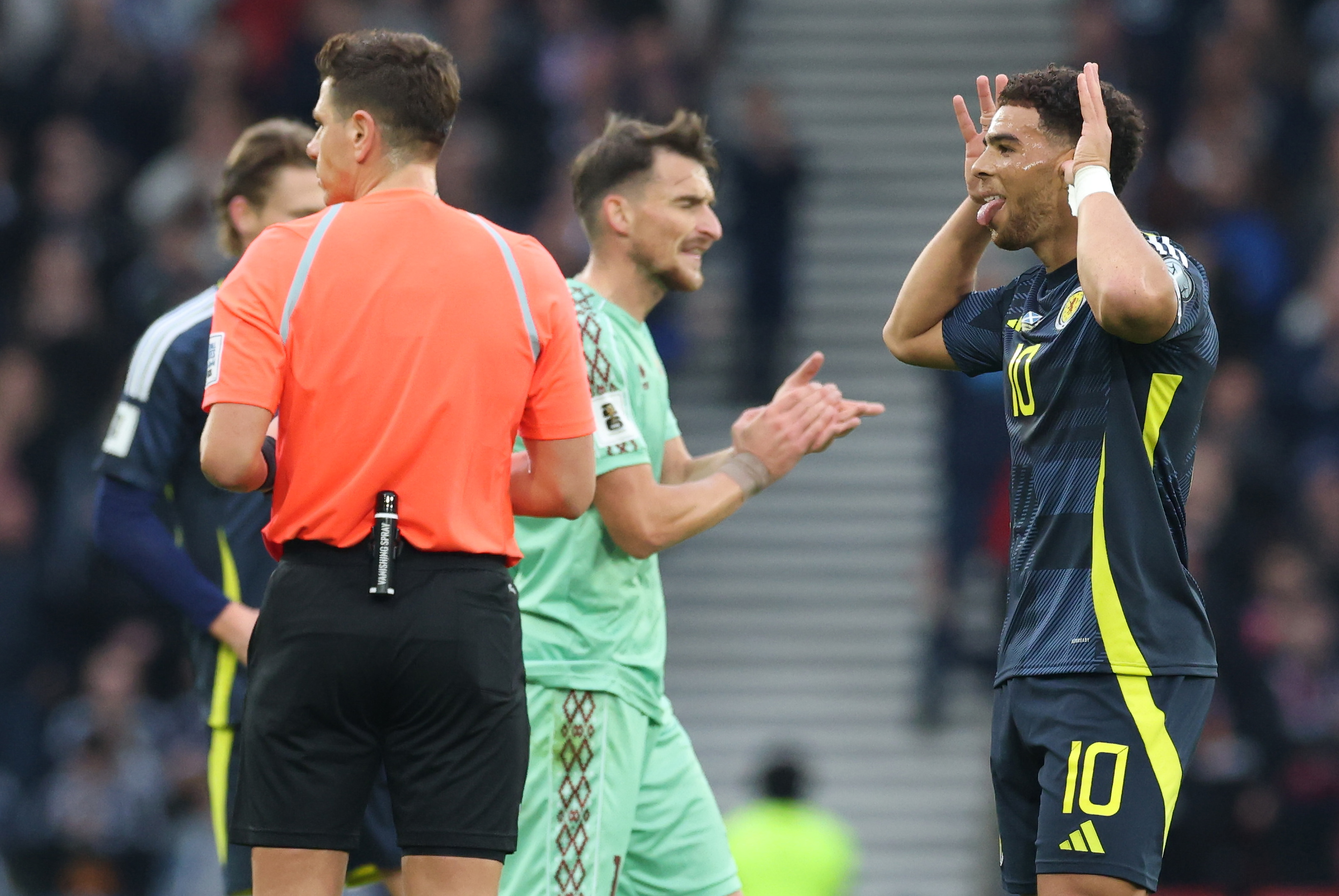 Che Adams of Scotland celebrates