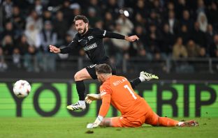 Otar Kiteishvili of Sturm Graz scores