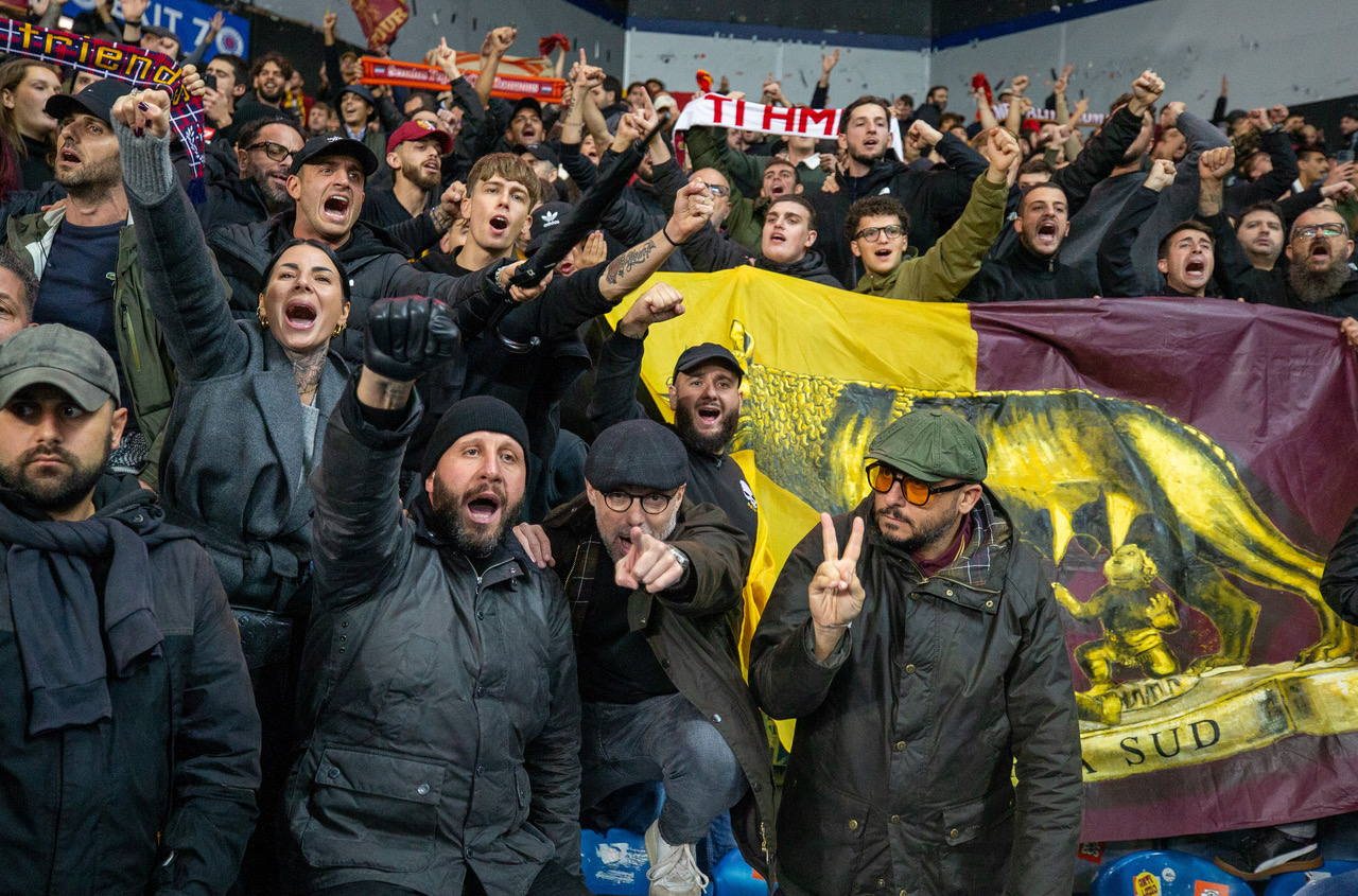 Roma fans at Ibrox