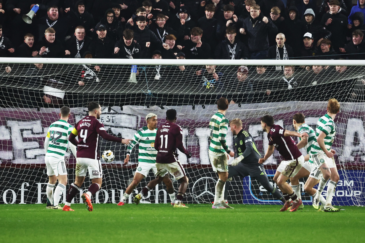 Cláudio Braga of Hearts scores 