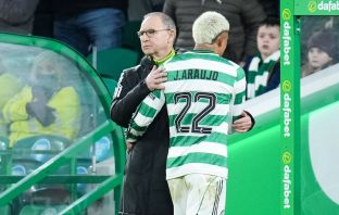Martin O Neill with Julian Araujo