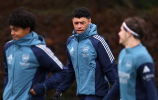 Alex Oxlade-Chamberlain attends a training session of Arsenal FC