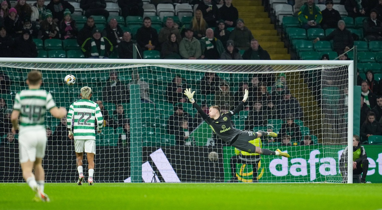 Celtic goalkeeper Viljami Sinisalo