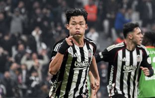 Hyeon-Gyu Oh of Besiktas celebrates