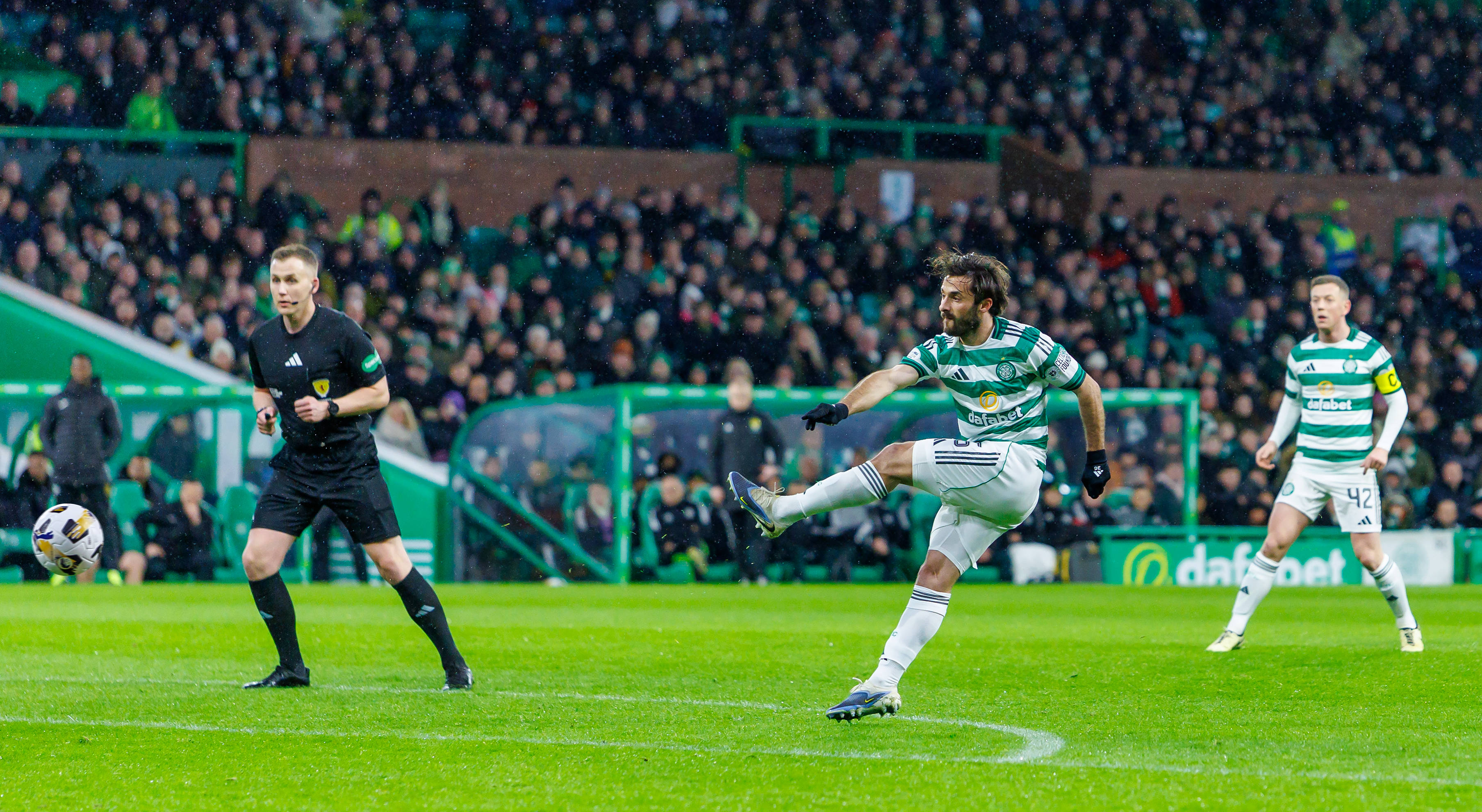 11.02.2026 Celtic v Livingston, Scottish Premiership.Marcelo Saracchi scores for Celtic. Photo Kenny Ramsay IMAGO / News Licensing
