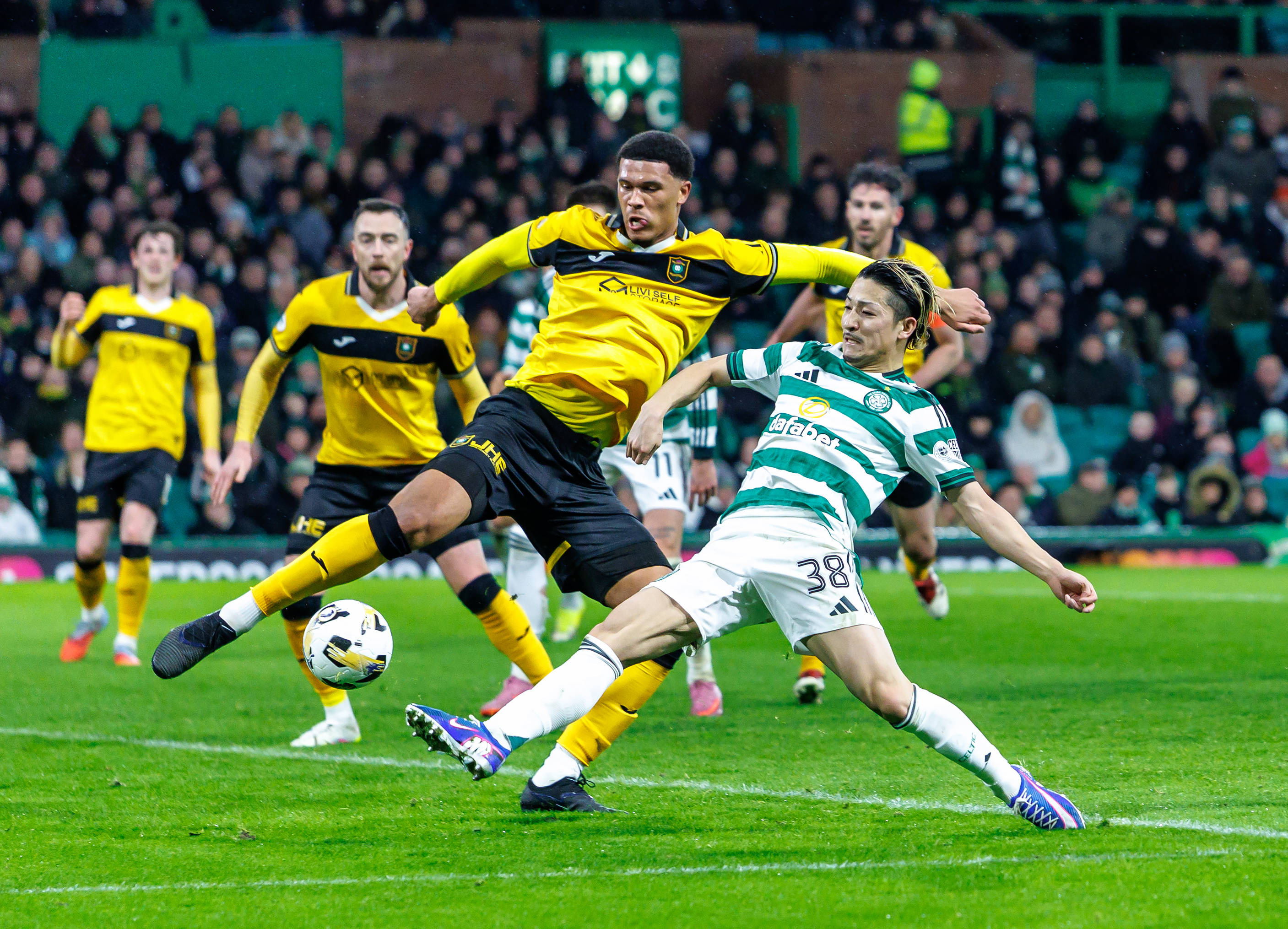 Daizen Maeda in action