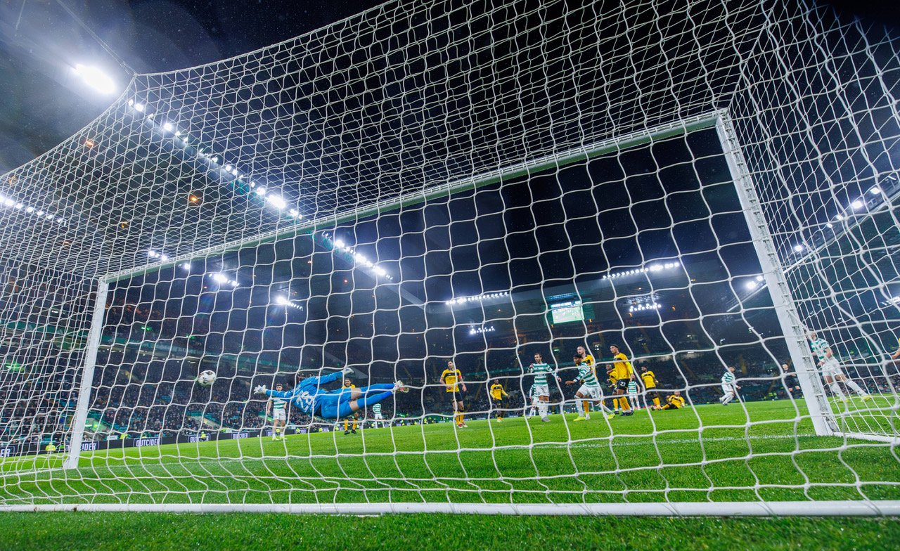 Alex Oxlaide-Chamberlain's goal to make it 2-1 to Celtic.