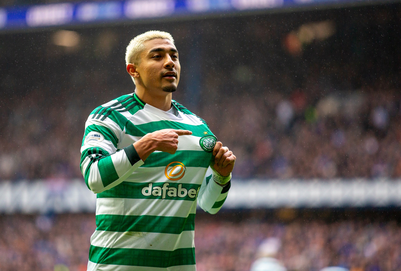 Julian Araujo holds the Celtic badge
