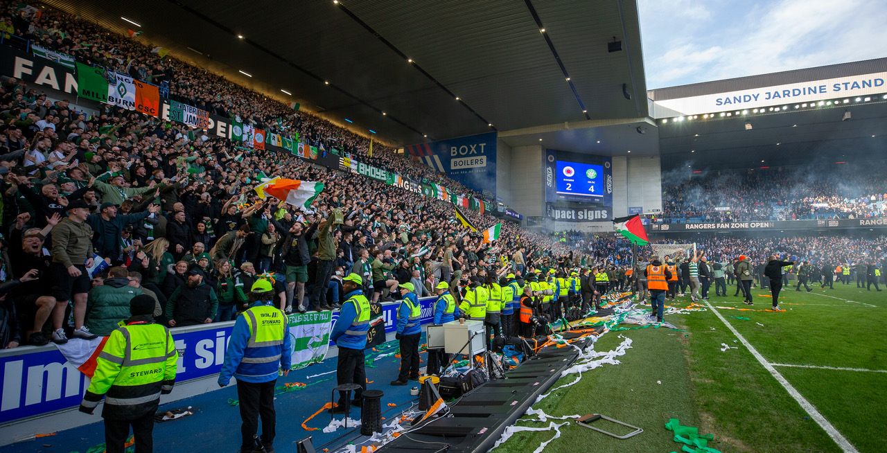Celtic supporters in the Free Broomloan