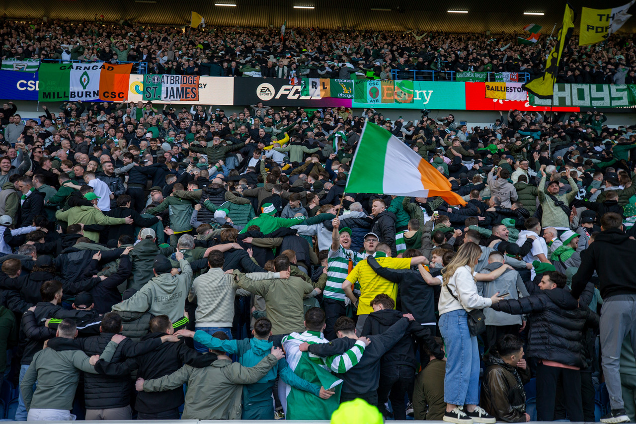 Celtic supporters in the Free Broomloan