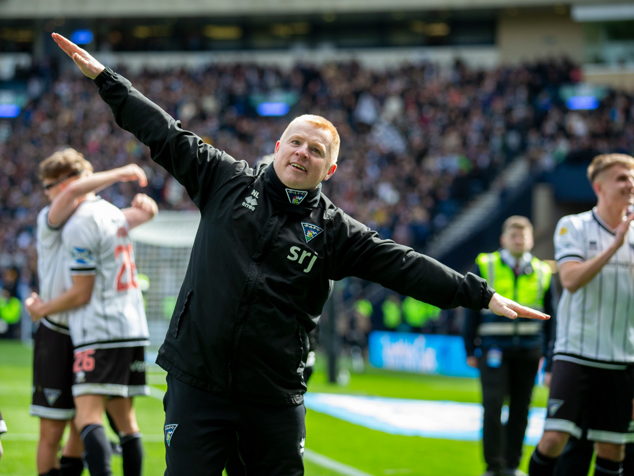 Neil Lennon celebrates